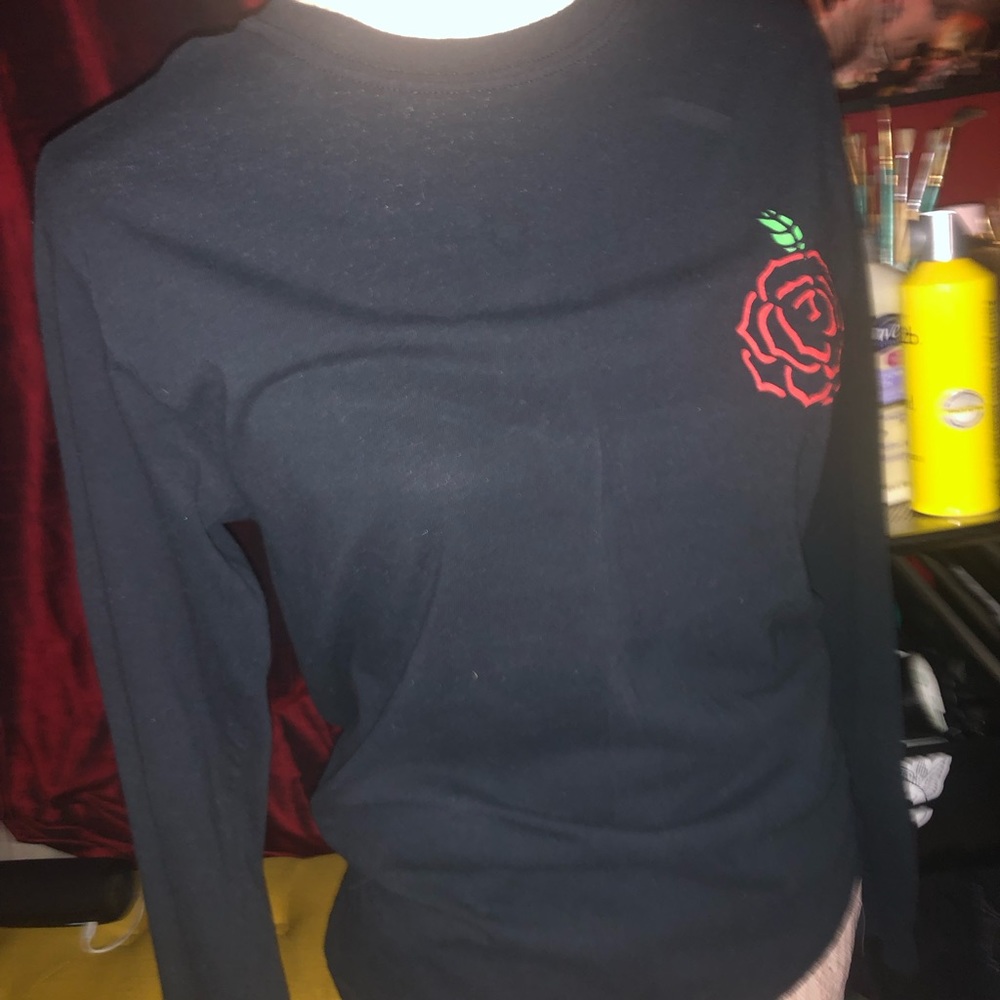 Long-sleeve skull & roses